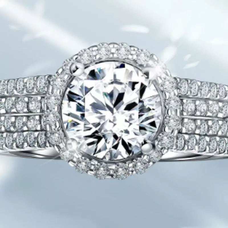 Pertimbangkan 4C (Carat, Cut, Color, Clarity)