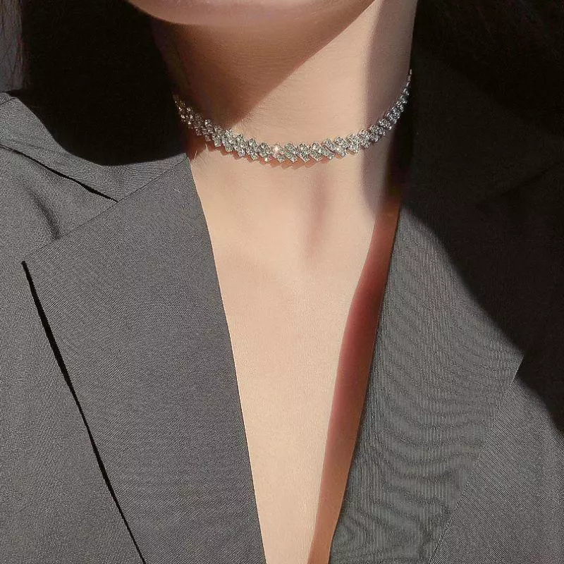 Tips Memilih Kalung Berlian yang Cocok untuk Acara Spesial