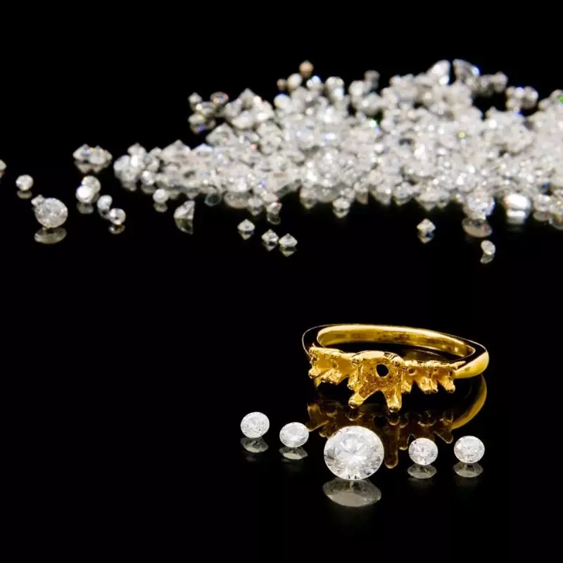 1. Keamanan Berlian dalam Setting Cincin