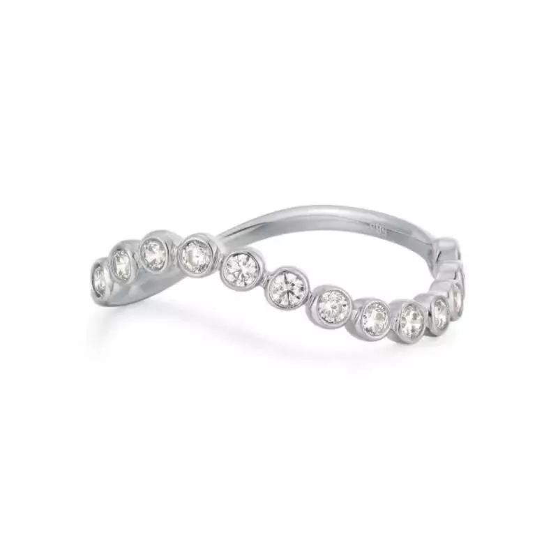 Model Cincin Tunangan yang Paling Populer untuk Pasangan